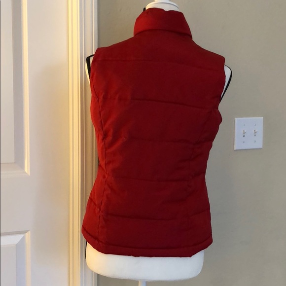 Red puffer vests with pockets - Picture 3 of 4
